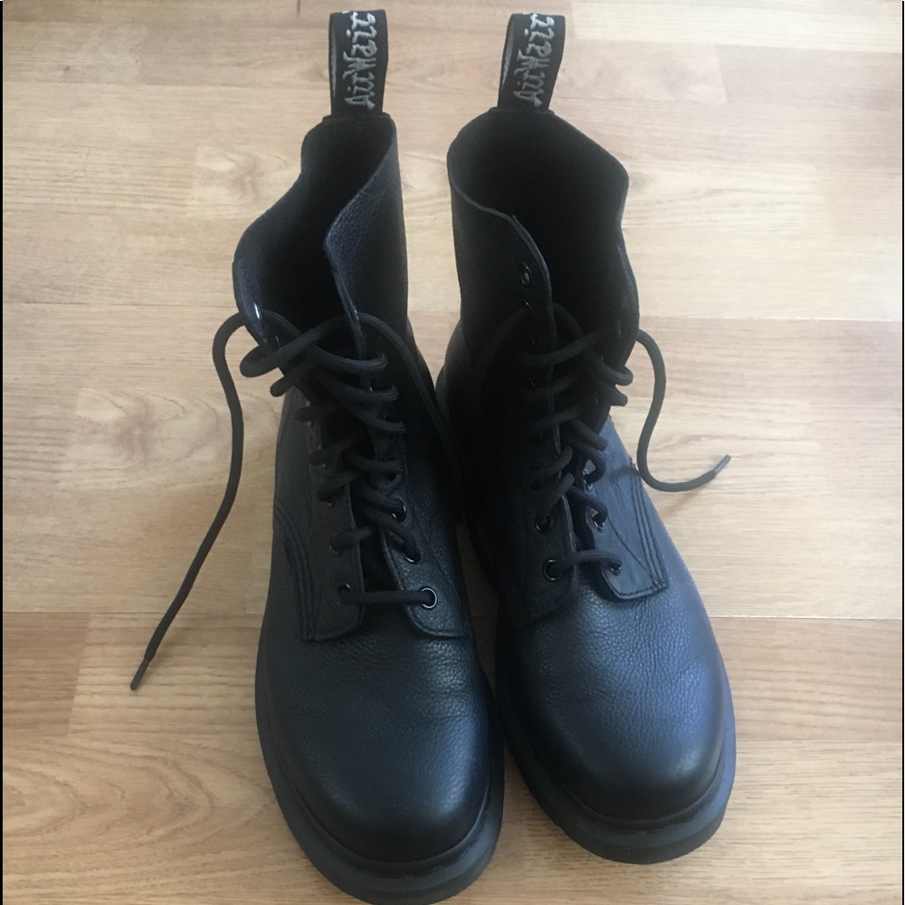 Dr. Martens 1460 Pascal Mono!